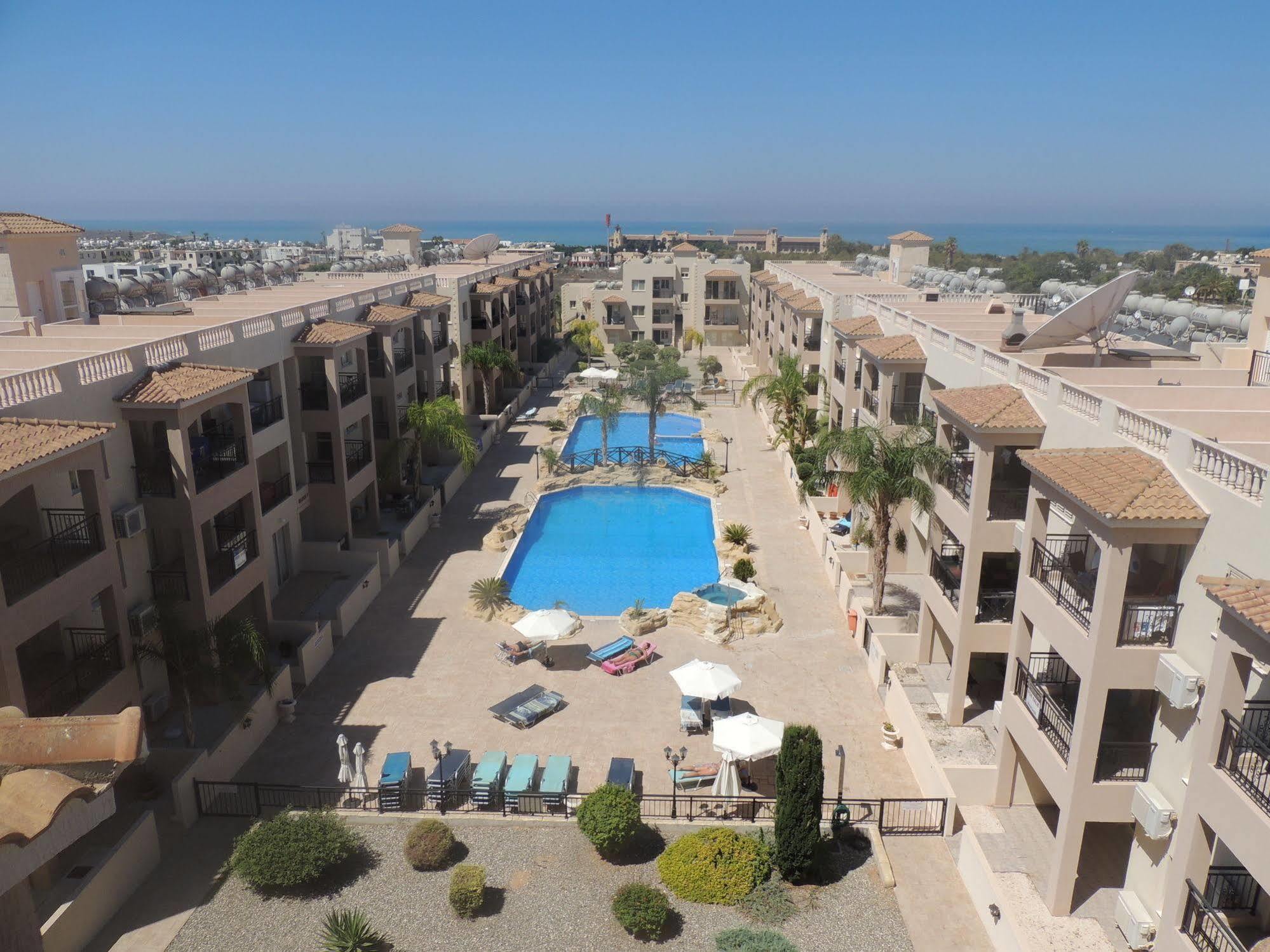 Royal Seacrest Apartments Aphrodite Hills Εξωτερικό φωτογραφία