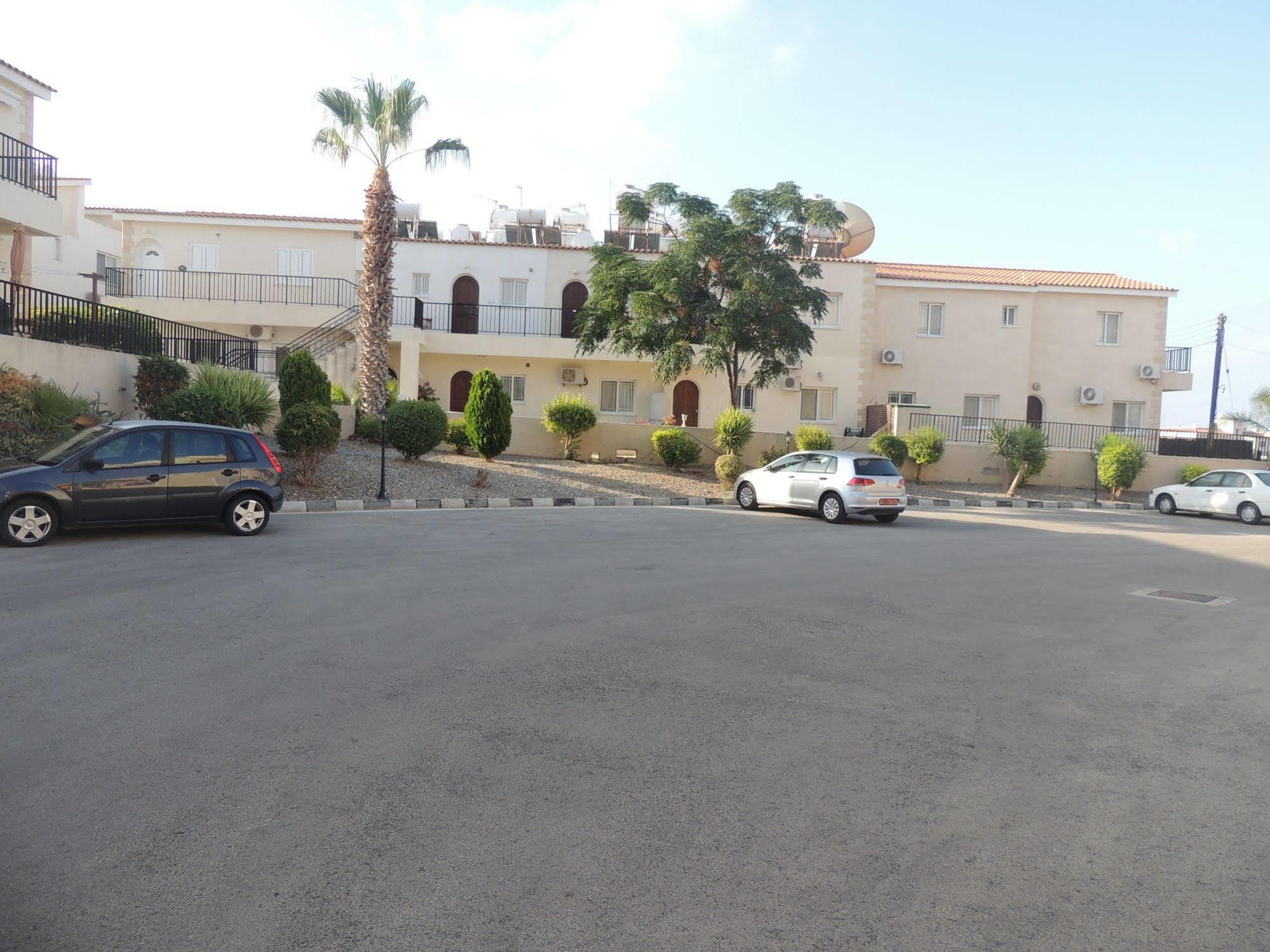 Royal Seacrest Apartments Aphrodite Hills Εξωτερικό φωτογραφία